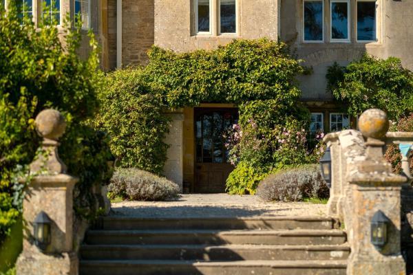 Woolley Grange Hotel: The Woolley Embrace