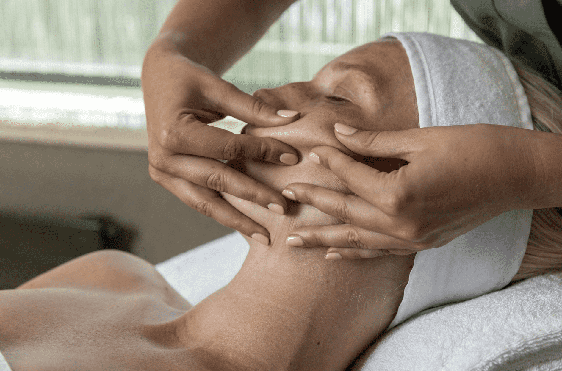 Lymphatic Facial Massage 30min