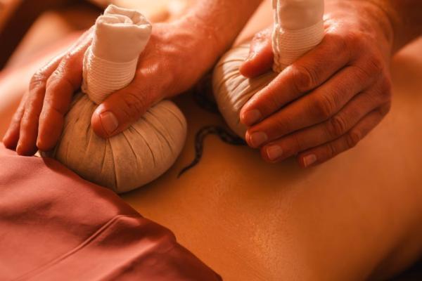 Hot Poultice Massage: 90 Minutes*