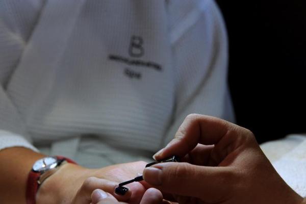 Luxury Manicure 50 Minutes