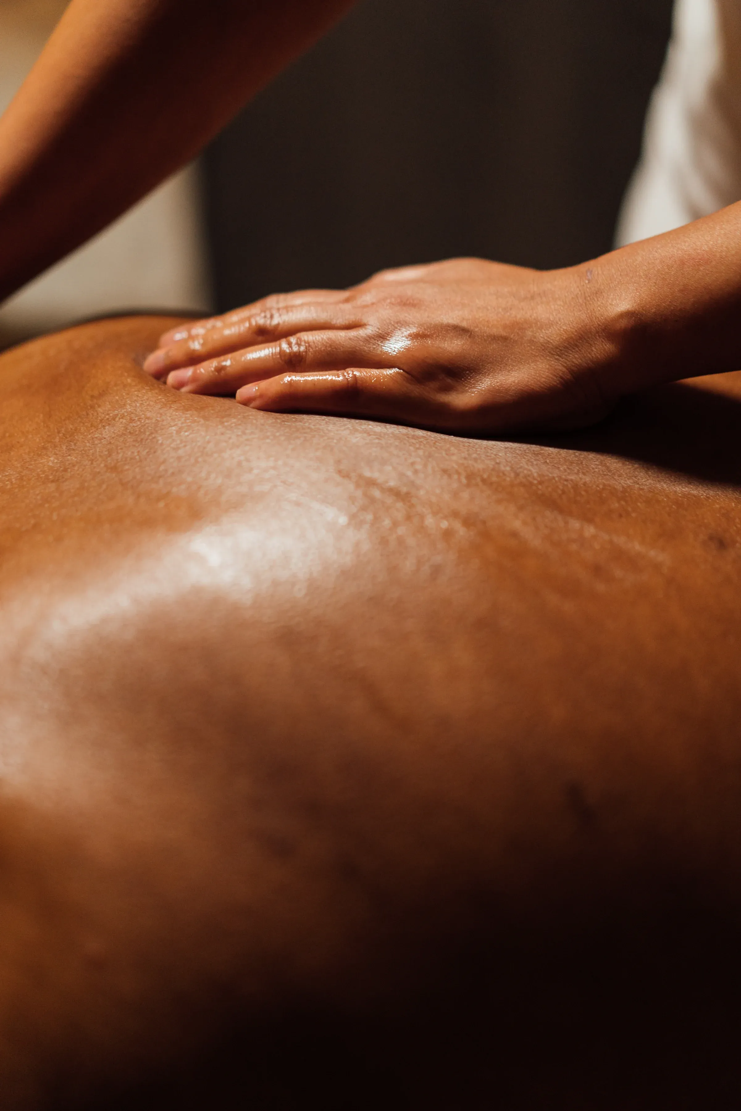 Elemis Expert Deep Tissue Massage