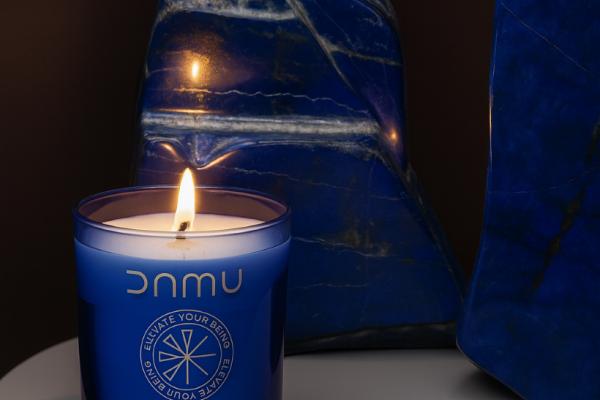 Damu Candle