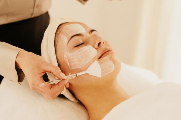 Radiance Renewal Facial | 3 Courses