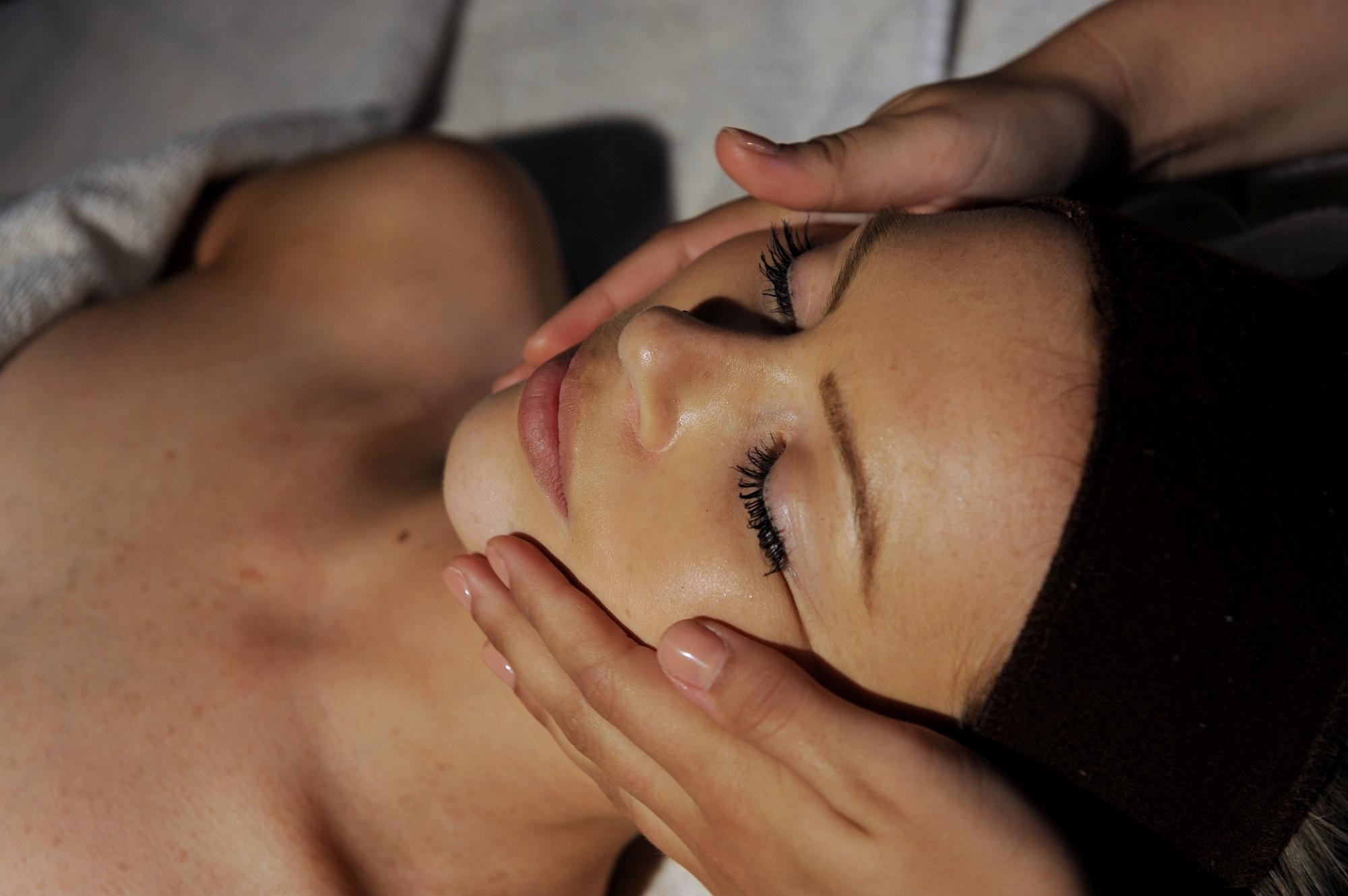 BSpa Honey Glow Facial