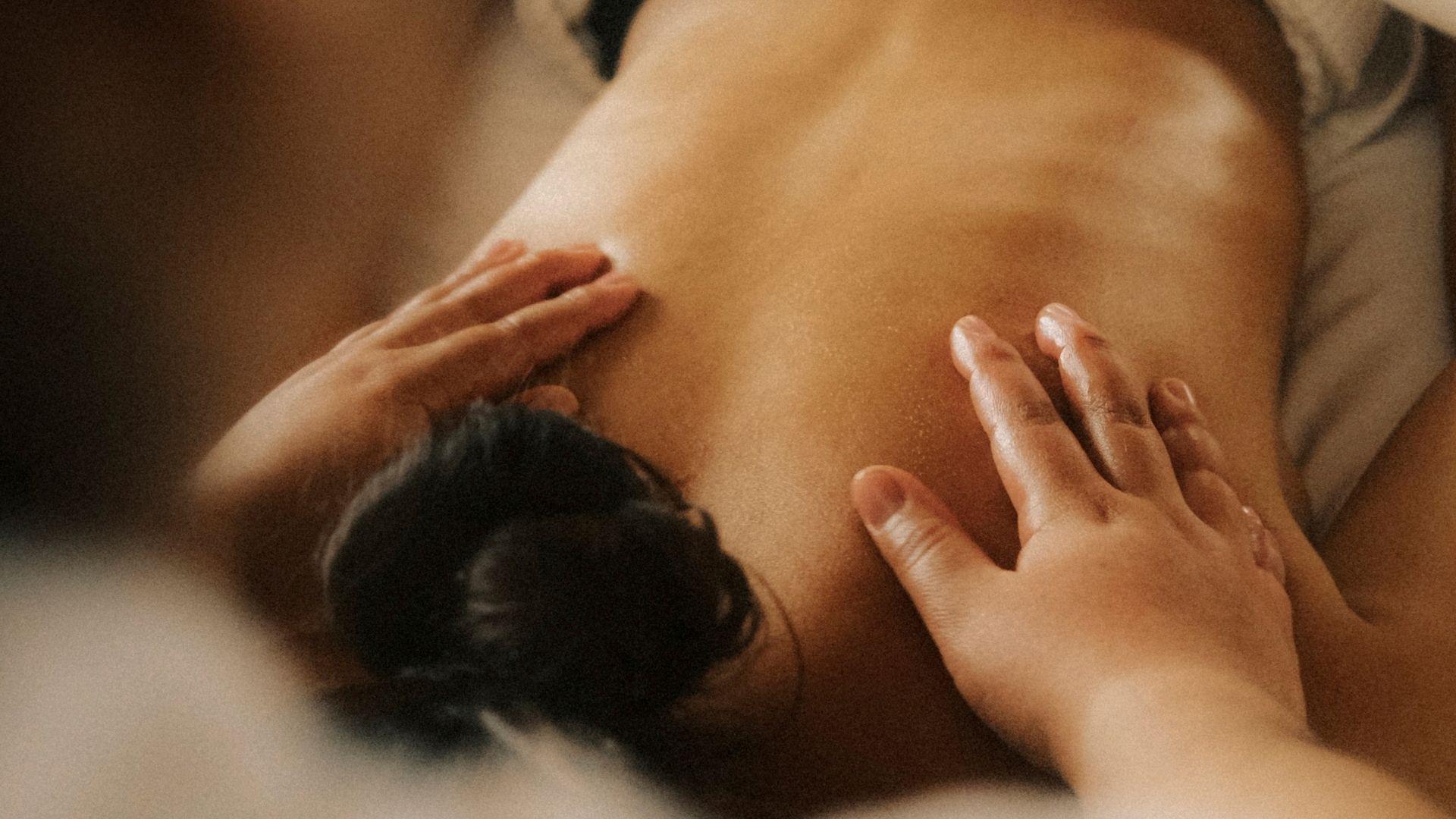 BLISSFUL MUM MASSAGE 90 MIN