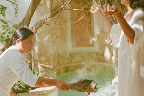 AMONG FRIENDS 90 MIN