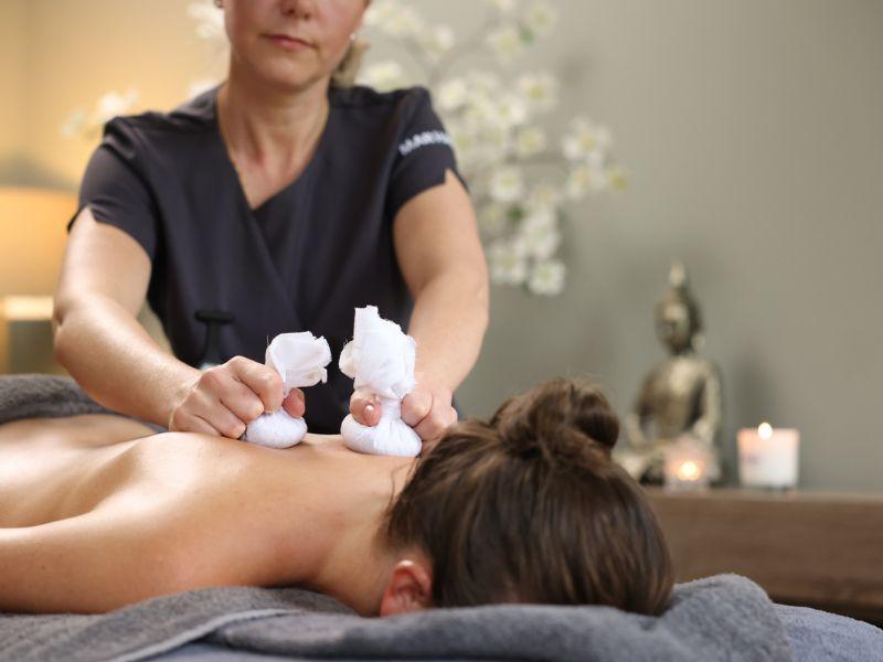 Hot Poultice Massage (55 minutes)