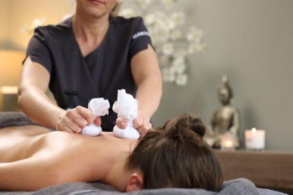 Hot Poultice Massage (55 minutes)