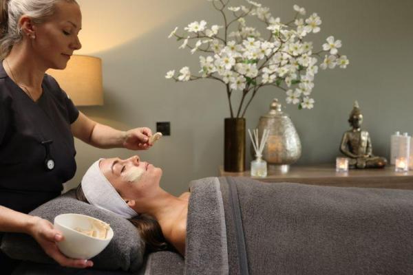 Nourishing Body Wrap (55minutes)