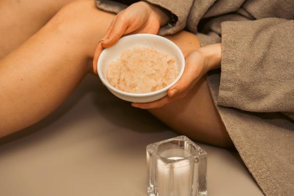 Frangipani Full Body Exfoliation +Mini Facial Ritual