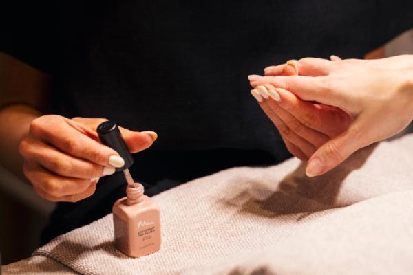 Treat Mii Manicure 70 min