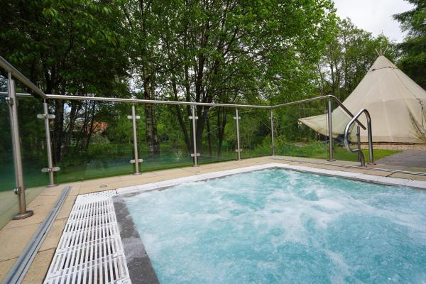 Morning Lakeside Experience