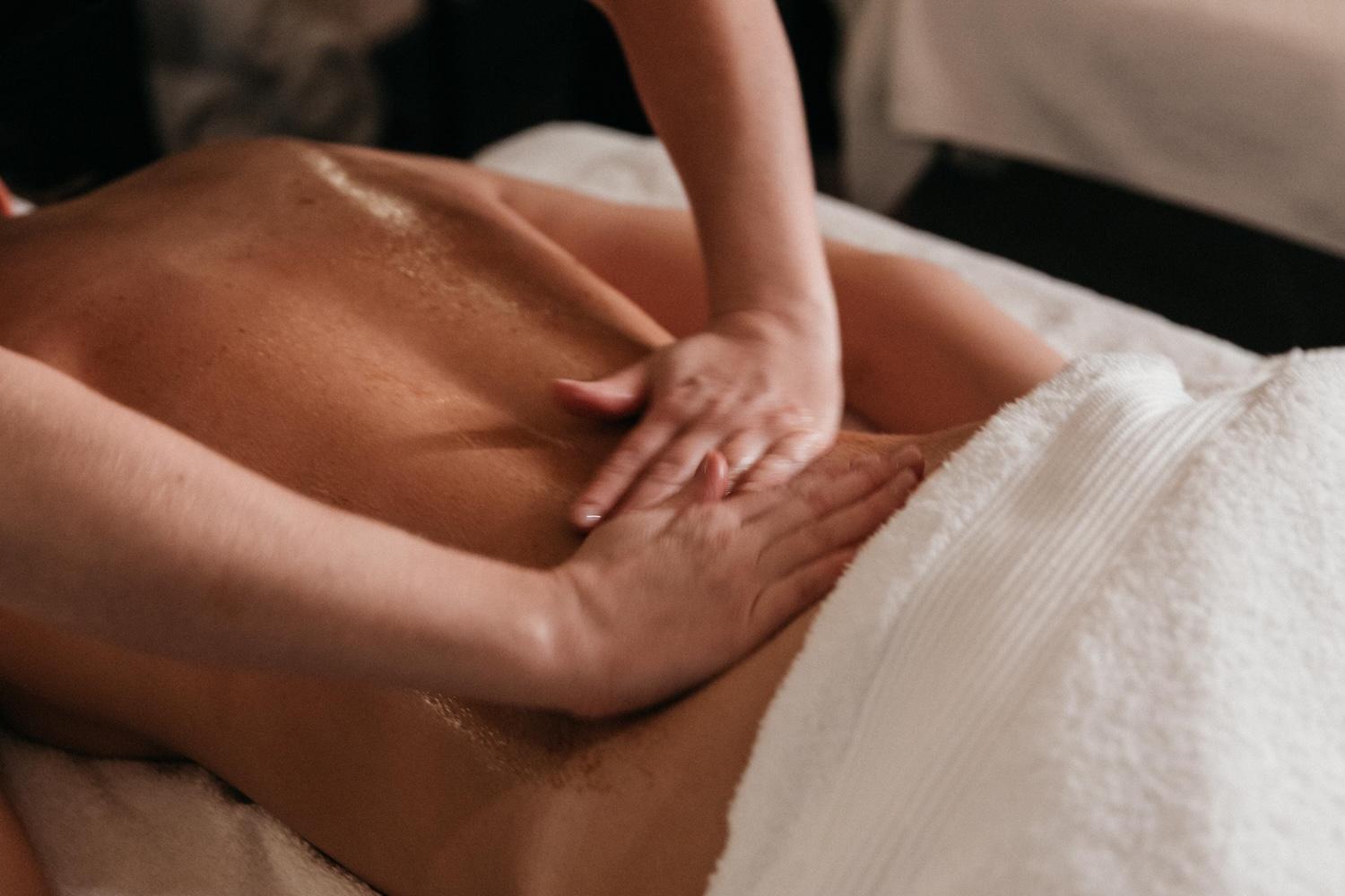 Wednesday Offer: 60min Ritual & Steak Night for Two