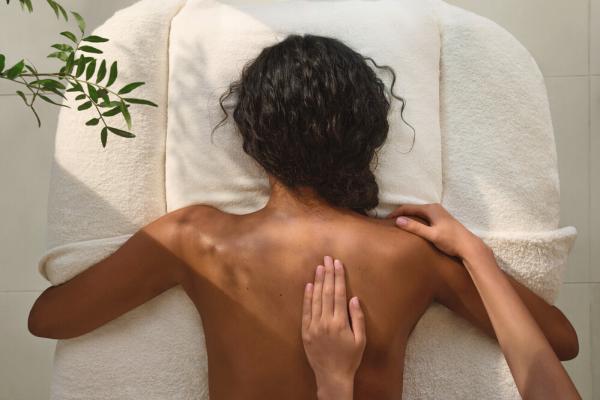Signature Massage 60 minutes (20% service charge included)