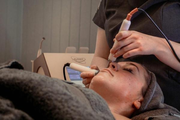 Elemis Expert Tech Facial