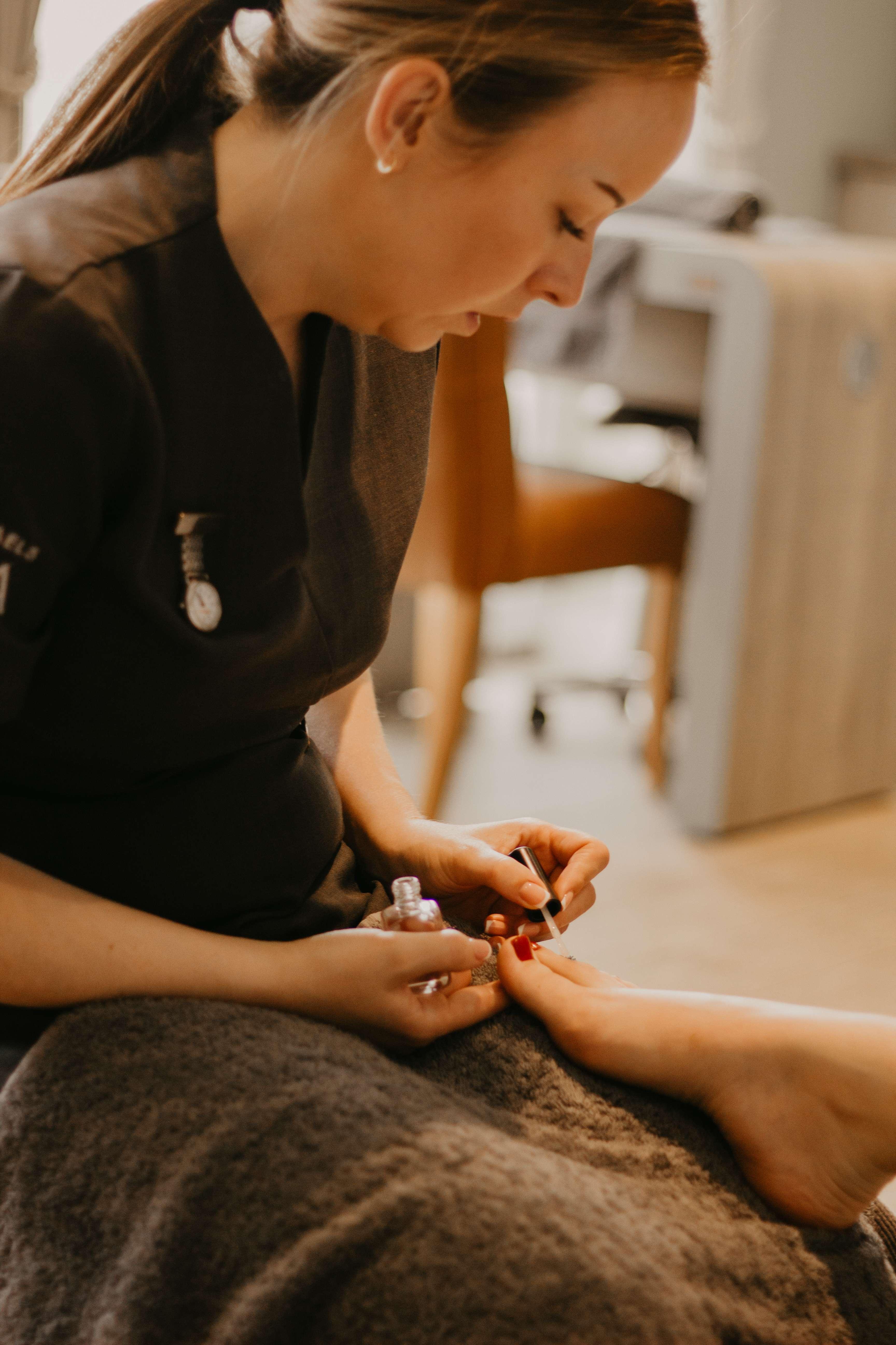 The Gel Bottle Removal and Reapplication - Feet