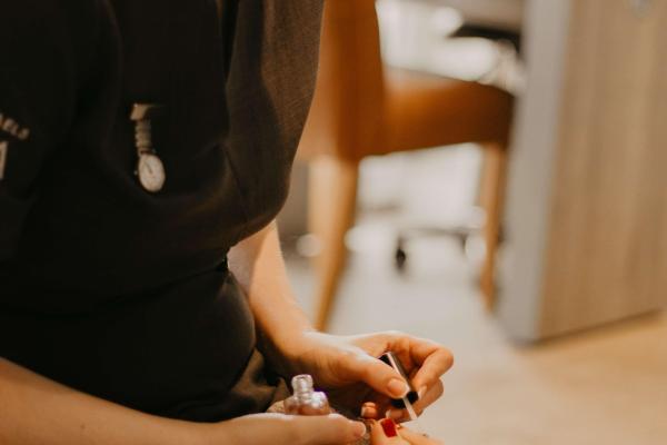 The Gel Bottle Removal and Reapplication - Feet