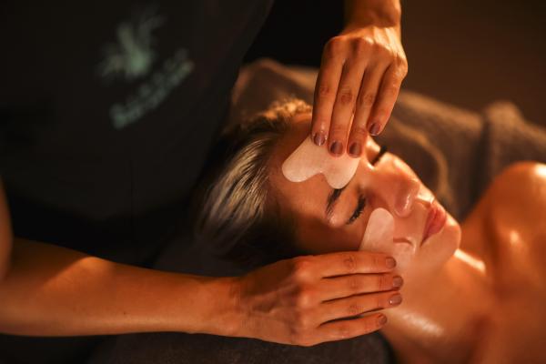 35-Minute Facial Voucher