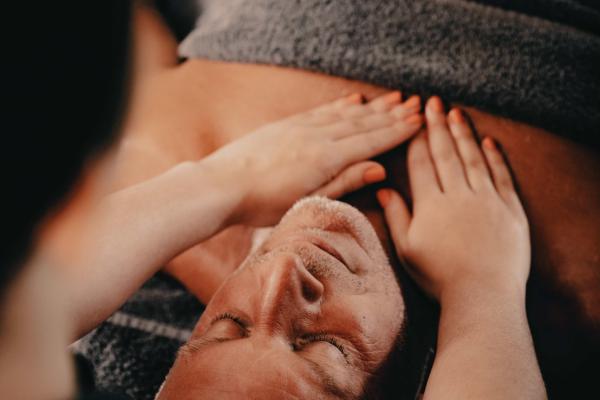 Elemis Expert Deep Tissue Massage