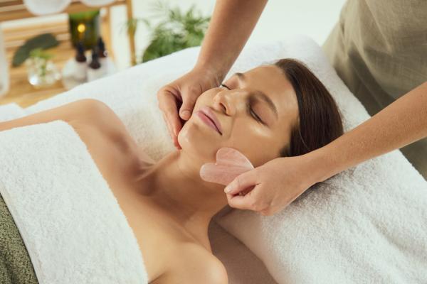 Custom Blend Facial (60 minutes)