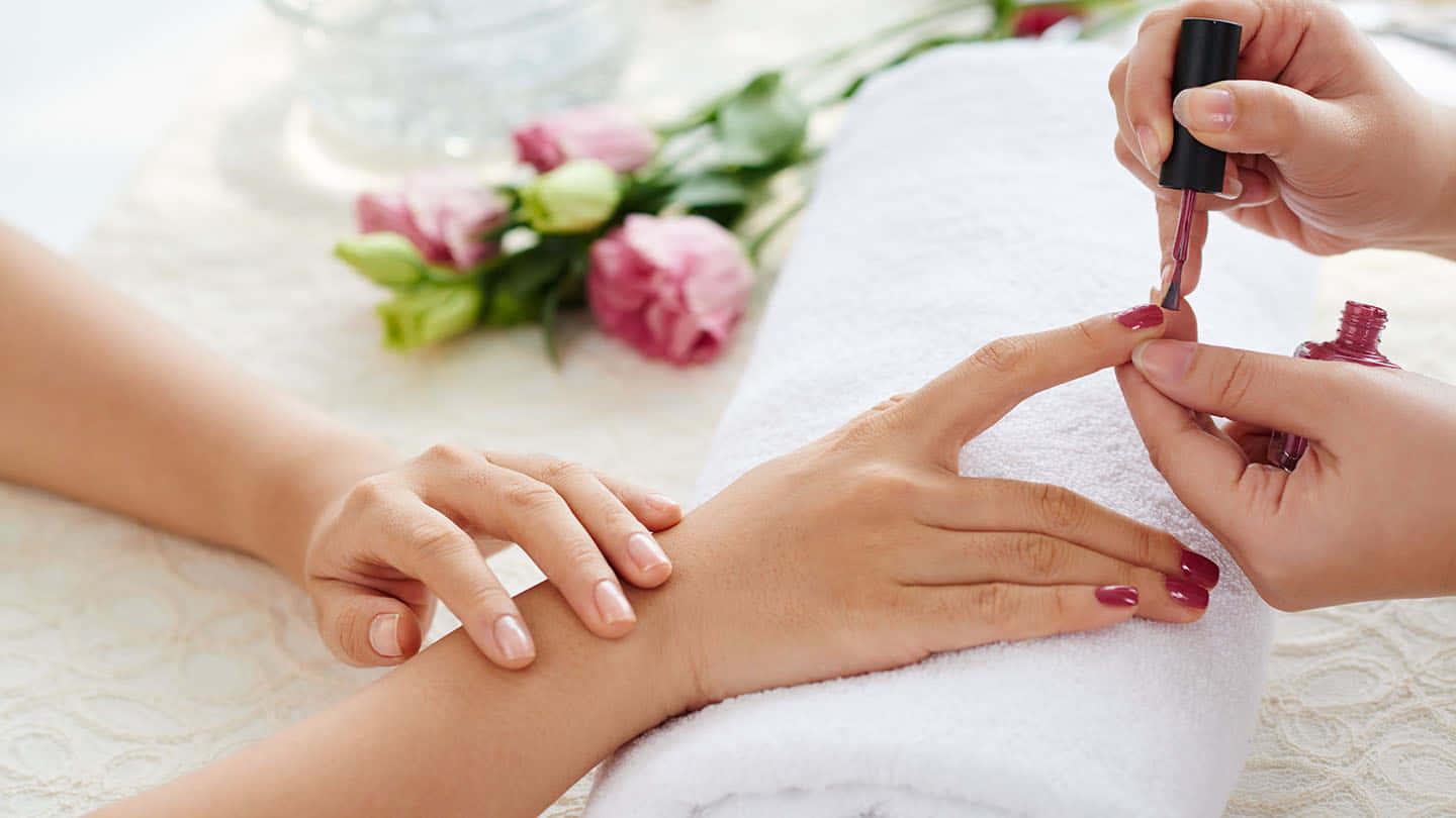 OFFER ll Mini Manicure 30 minutes