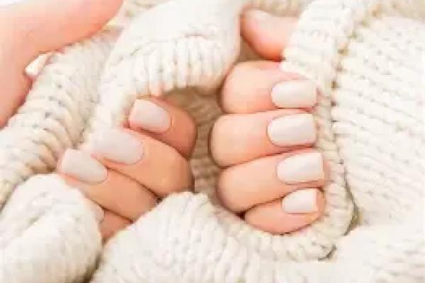 OFFER ll Gel Manicure 45 Minutes