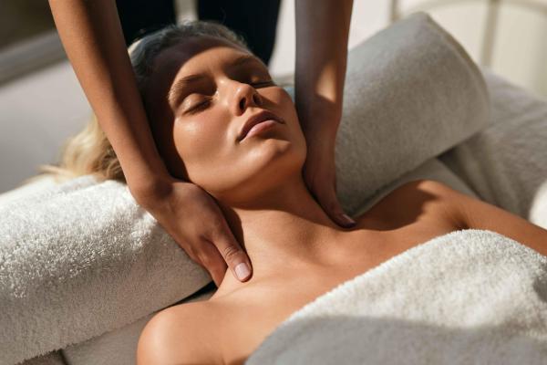 90-minute Bespoke Acupuncture and Massage with Renata