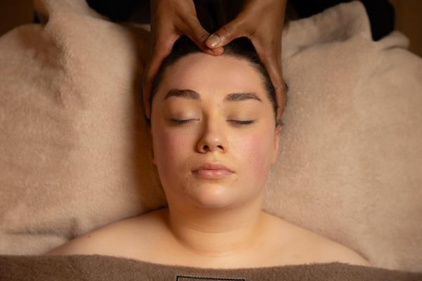 Indian Head, Back Neck & Shoulder Massage