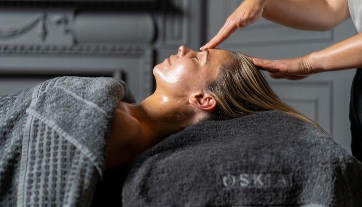 OSKIA Cryo Sculpting Facial