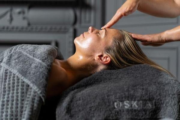 OSKIA Cryo Sculpting Facial