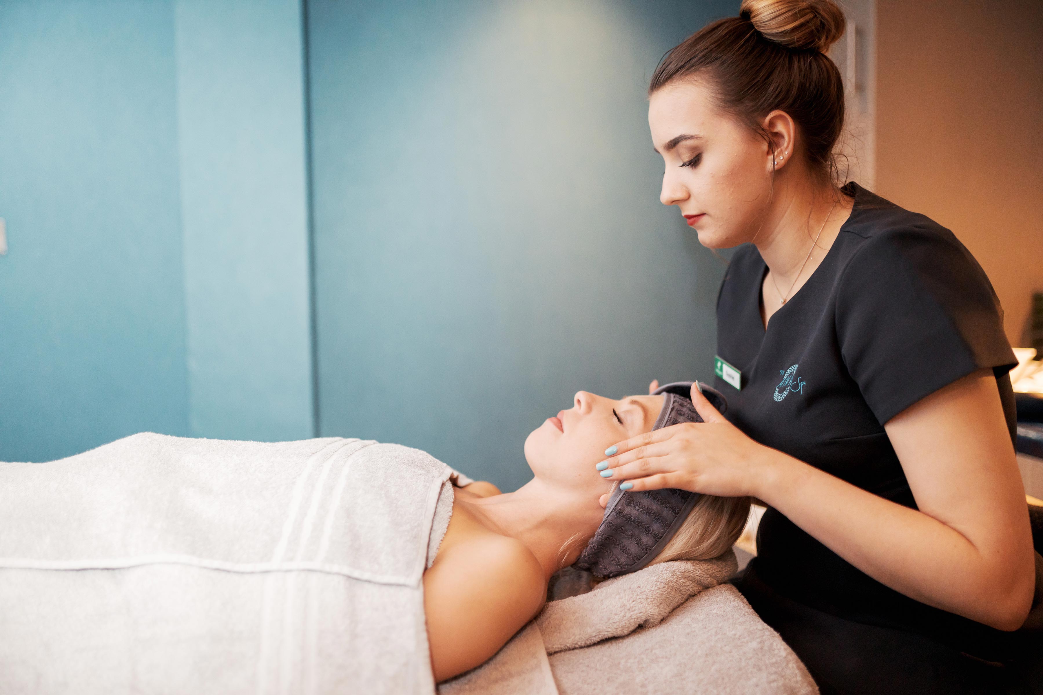 Pro Glow Renewal Facial