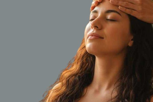 Ayurvedic Seated Head Massage (Shiroabhyanga)