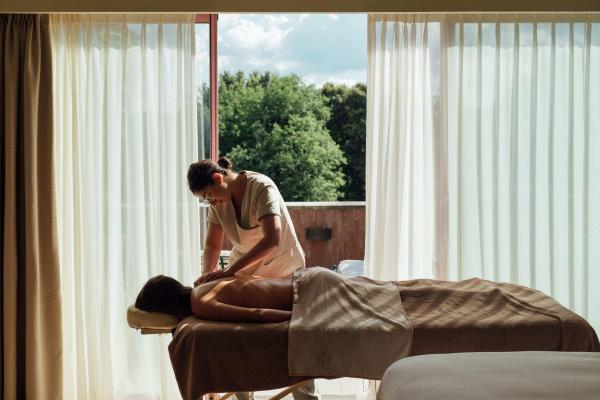 Signature Essere Personalized Massage 60 minutes In Room