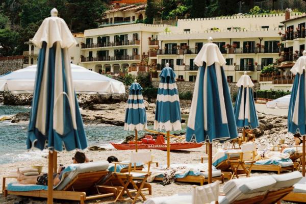 Sun Loungers - Up to 2 people