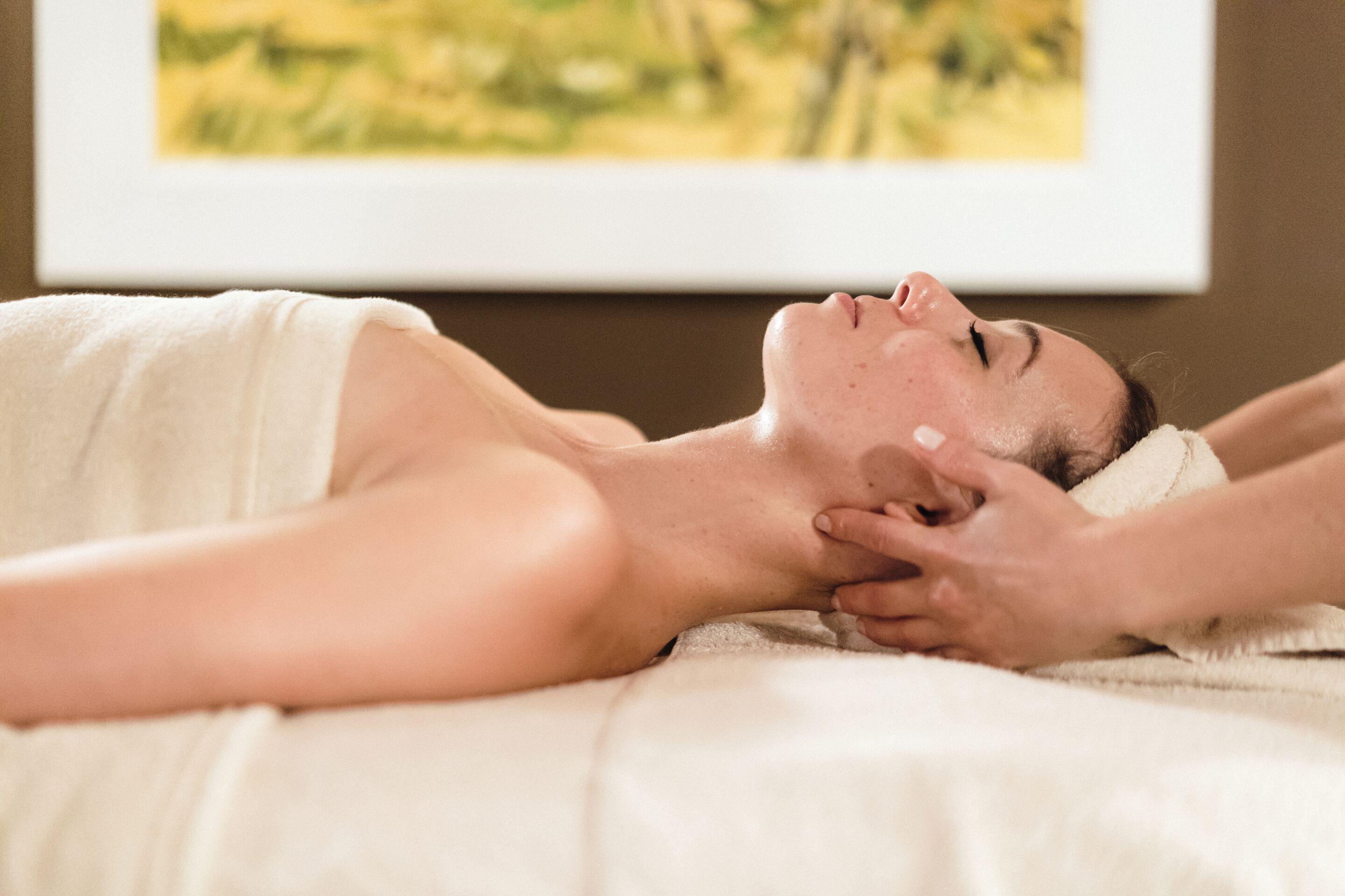 Reflexo Sacral Therapy In Room