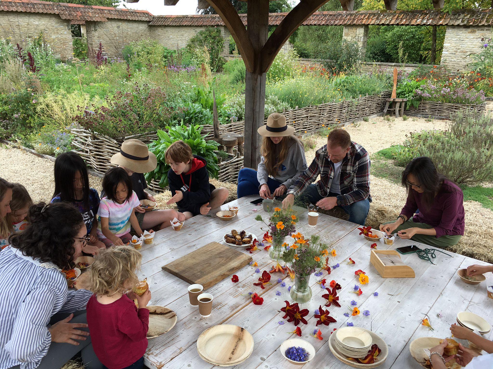 Family Flower Party [Join a Group)