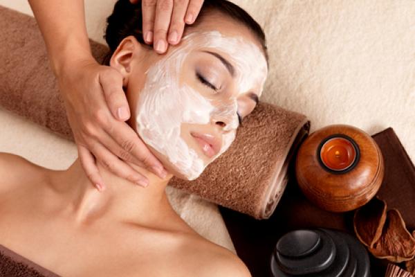 Pro Collagen Glow Smooth Facial ( Friday, Saturday & Sunday )
