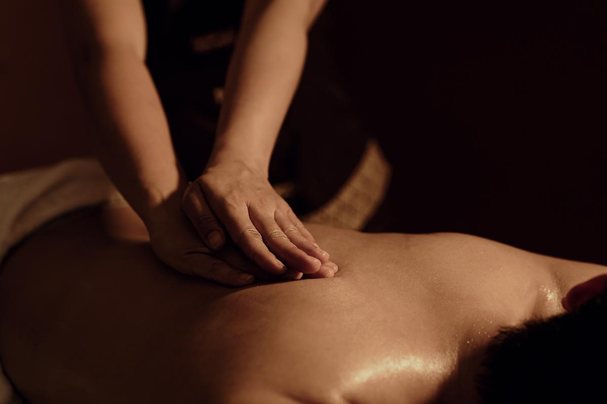 The DAMU Signature Experience | 120' Facial & Massage