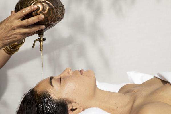 Surya Gift Certificate Radiant Transcendence - Udvartana + Shirodhara 90 minute