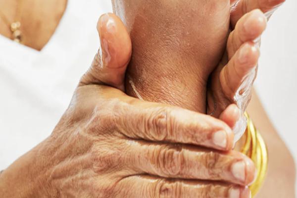 60 Min Deep Tissue Vishesh Single Therapist: The Ayurvedic Art Of Physical Relief