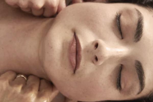 Love Therapy / Lakshmi & Roses 90 Min