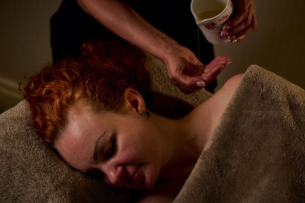 Oskia - Bespoke Mother-To-Be Warm Oil Massage - 90 minutes