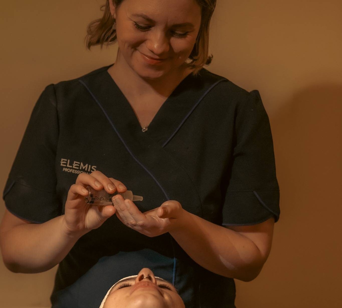 Elemis Expert Touch Renew Facial - 50 Minutes