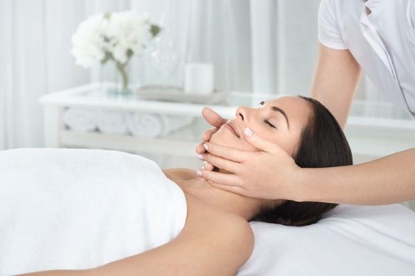 Elemis Expert Define Facial