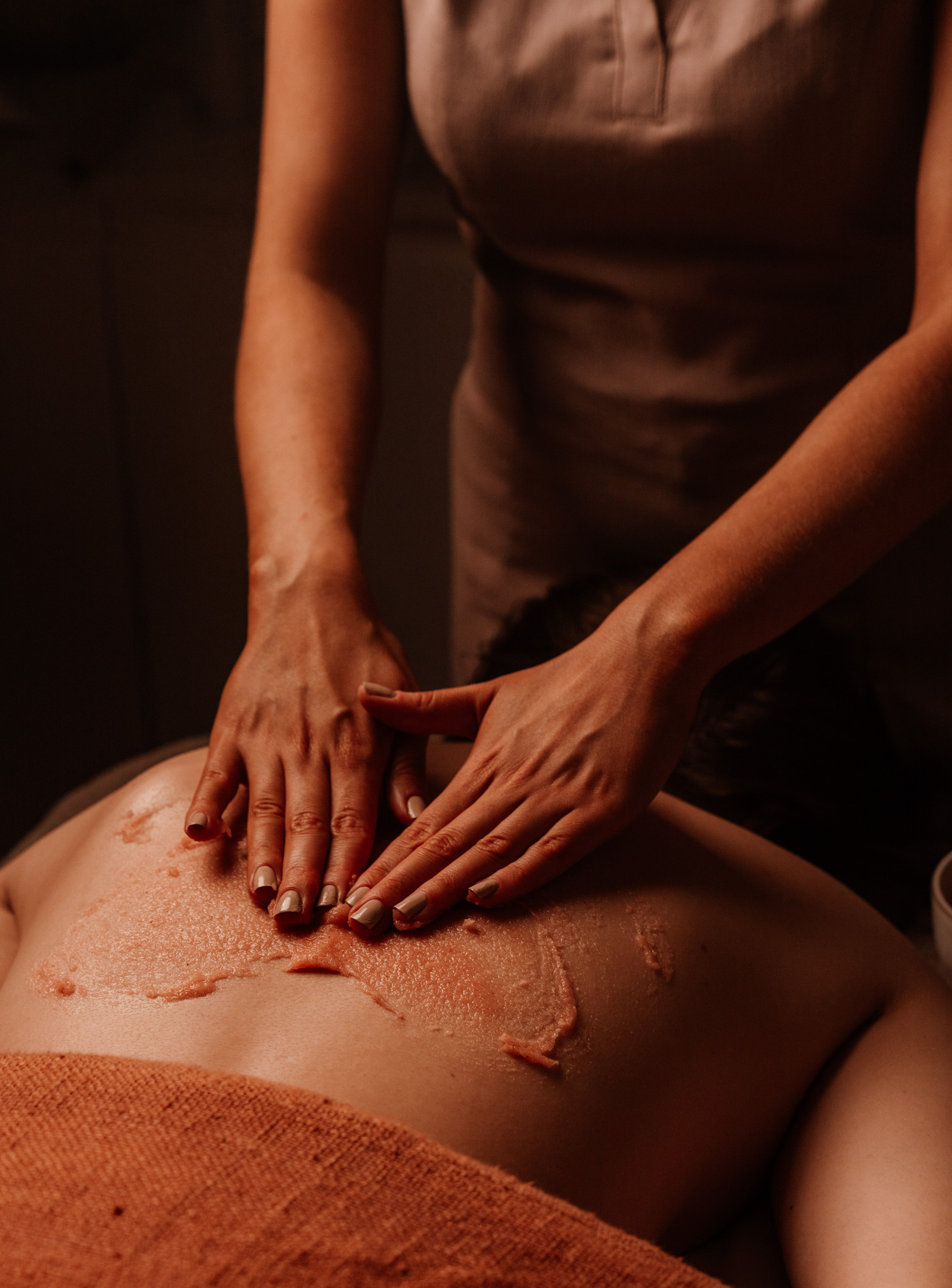 Rose Renewal Body Wrap (60 Minutes)