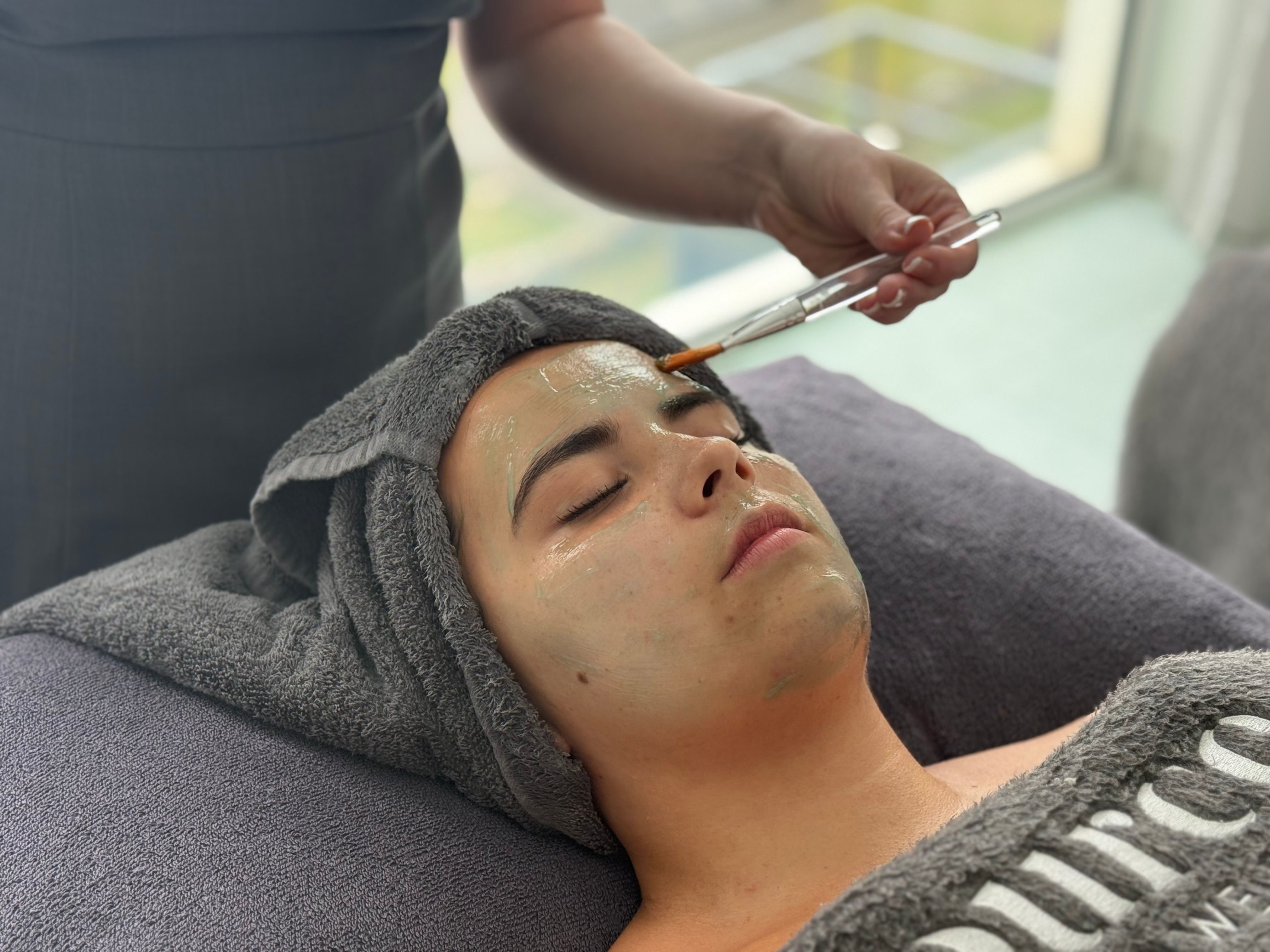 Fire & Ice Resurfacing Treatment with LED mask - 60 minutes