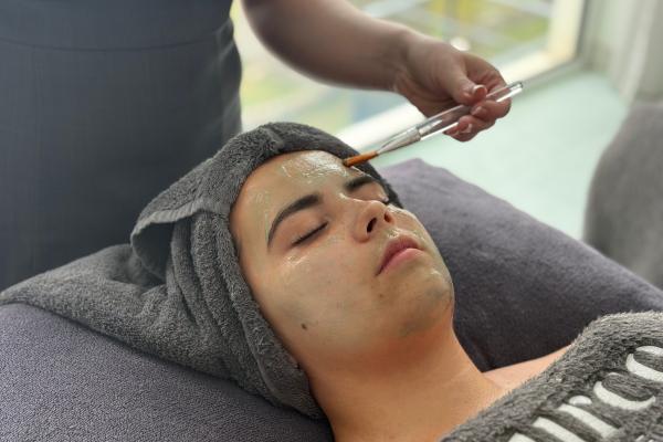 Fire & Ice Resurfacing Treatment with LED mask - 60 minutes