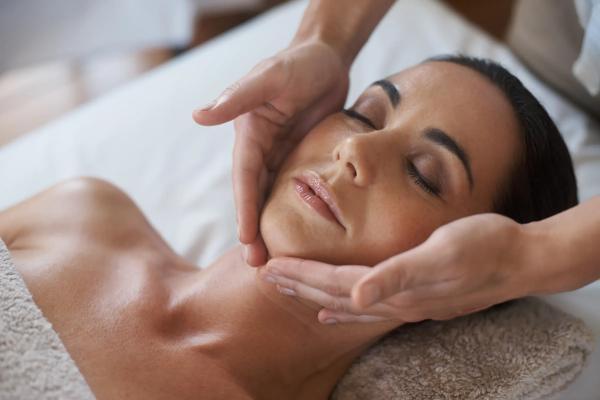 Champneys Radiance Renewal Facial