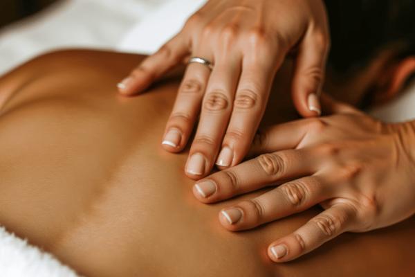 Oskia Renaissance Vitamin Body Glow Spa Day