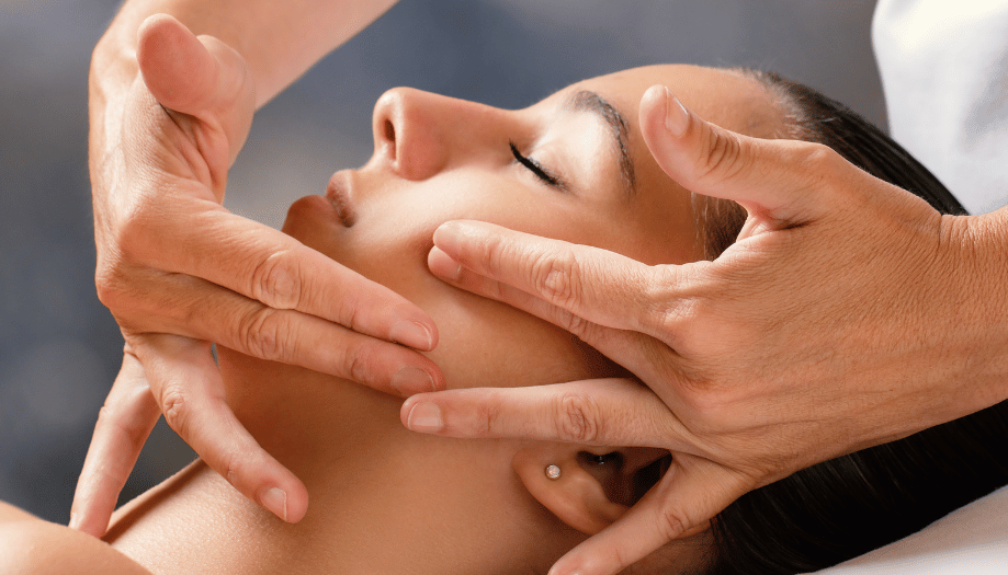 Oskia Signature nutri-GLOW Facial